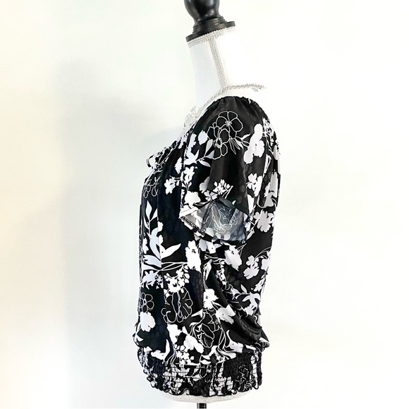 NEW Women’s Short Sleeve Floral Banded Hem Top - Picture 10 of 14